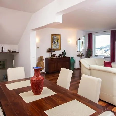 Apartment Pilas *