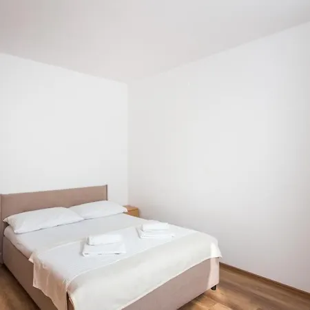 Pilas Apartment *